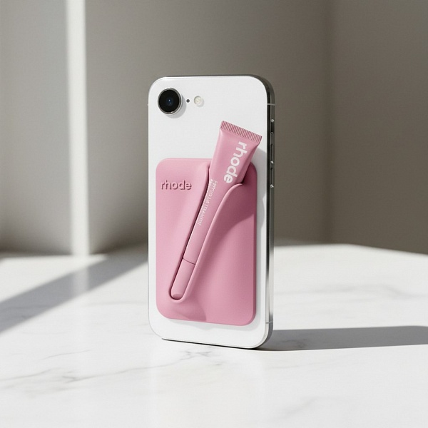Rhode Snap-on lip case / Накладка на телефон , оттенок Pretzel